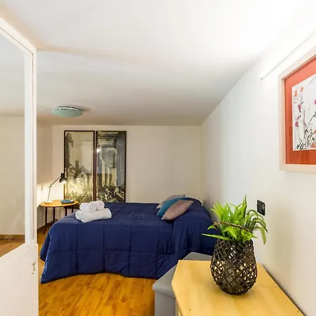 Portico 17 - Charming House Close Promenade Appartement *